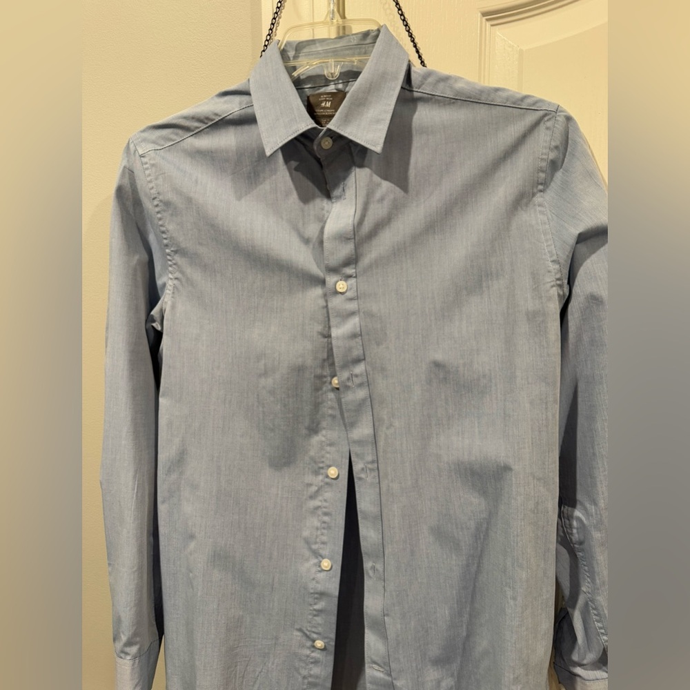 Mens HM chambray button down shirt- slim fit